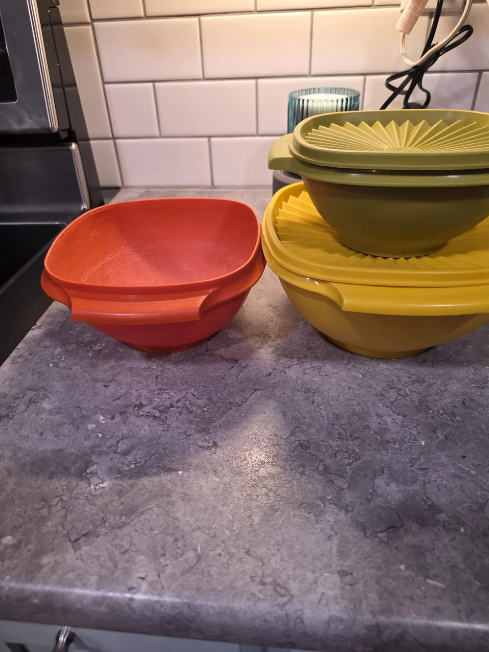 Vintage Tupperware Bowls Missing 1 Lid